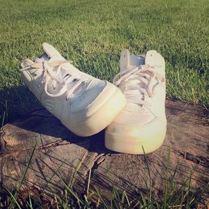 Skechers light up sneakers. UNISEX